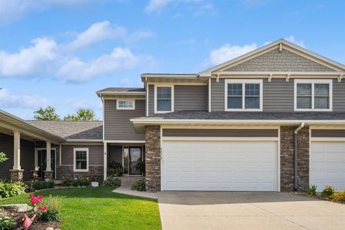 4616 Whispering Pines Cir, Cedar Falls, IA, 50613-5690 | Card Image