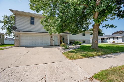 905 Adams Street, LITTLE CHUTE, WI, 54140 | Card Image