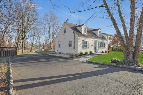 22 Tanneyanns Ln, West Haverstraw, NY, 10993-1221 | Card Image