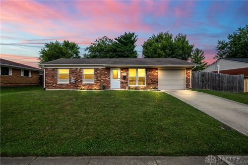 7141 Cronk Dr, Huber Heights, OH, 45424-3267 | Card Image