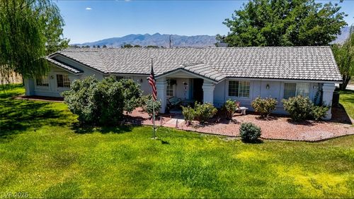301 W Hickory St, Pahrump, NV, 89048-7177 | Card Image
