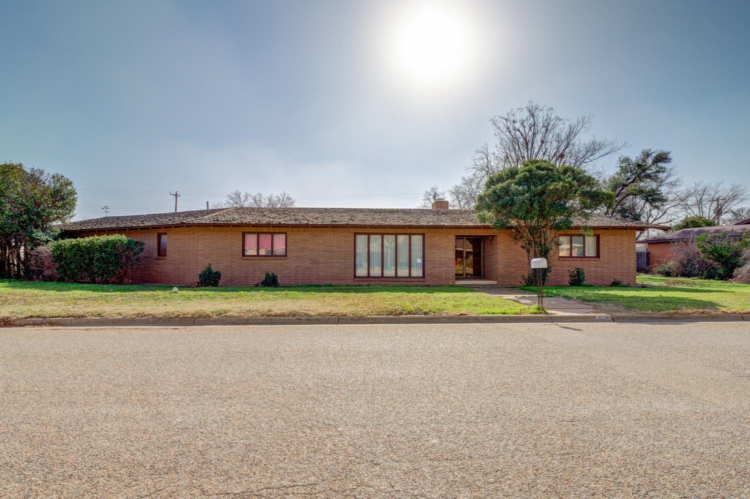 7th St, Tahoka, TX 79373