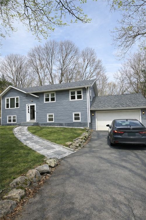 1007 Fish Hill Rd, Coventry, RI, 02816-4715 | Card Image