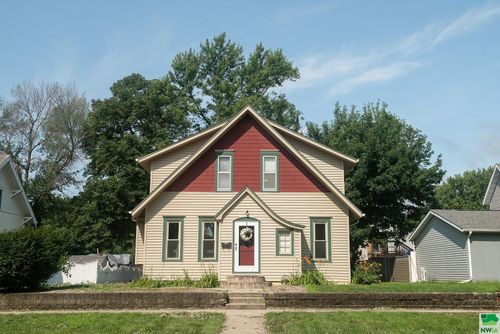 520 Central Ave Sw, Orange City, IA, 51041-1940 | Card Image