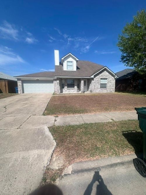 6826 Bison Dr, Corpus Christi, TX, 78414-6400 | Card Image