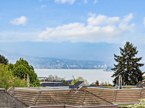 4555 W 9th Ave, Vancouver, BC, V6R2E2 | Card Image