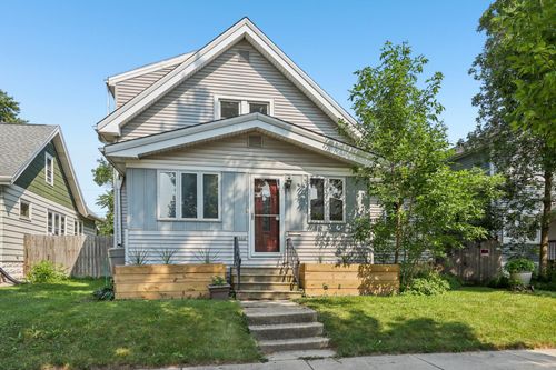 2066 S 79th St, WEST ALLIS, WI, 53219-1135 | Card Image