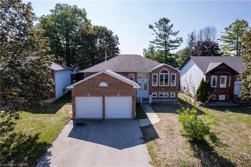 12 Langevin Dr, Wasaga Beach, ON, L9Z1C6 | Card Image