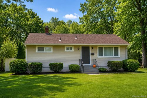15 Valley View Ter, Spring Valley, NY, 10977-3607 | Card Image