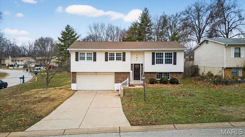 5 Gail Dr, Saint Peters, MO, 63376-1917 | Card Image