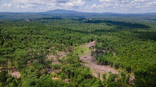 15 Ledgestone Dr, Peterborough, NH, 03458-4801 | Card Image