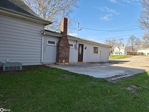 439 N 1st St, Oskaloosa, IA, 52577-2206 | Card Image