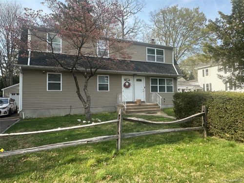 90 Coles Street, Glen Cove, NY, 11542 | Card Image