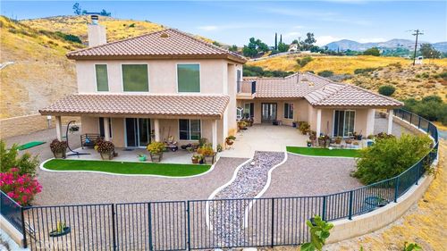 13675 Davenport Rd, Agua Dulce, CA, 91390-4735 | Card Image