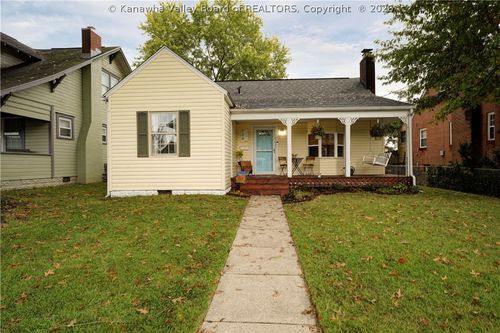 724 Holley St, Saint Albans, WV, 25177-3035 | Card Image