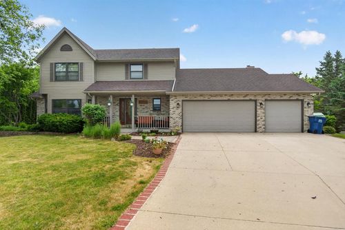 215 Quail Circle, Newburg, WI, 53090 | Card Image