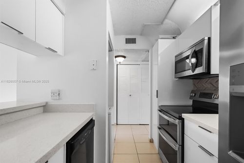 23-n-10167 Twin Lakes Dr, Coral Springs, FL, 33071-5363 | Card Image