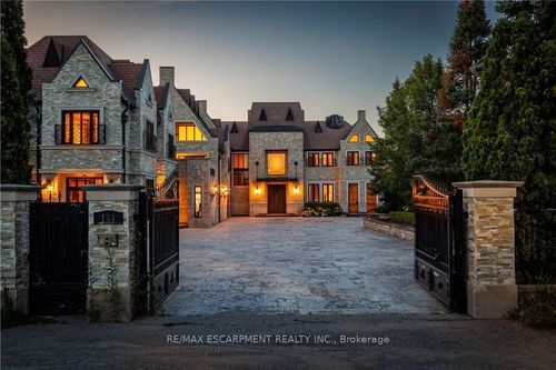 144 Lake Dr E, Keswick, ON, L4P3E9 | Card Image