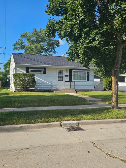 8800 W Douglas Ave, Milwaukee, WI, 53225-1831 | Card Image