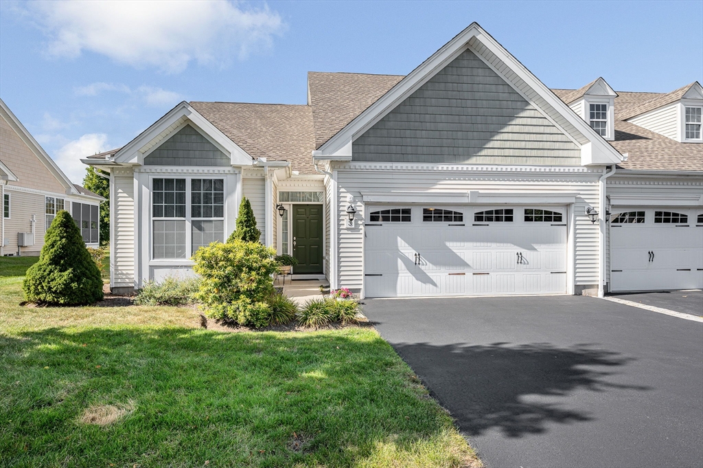 Hopkins Cir, Methuen, MA 01844