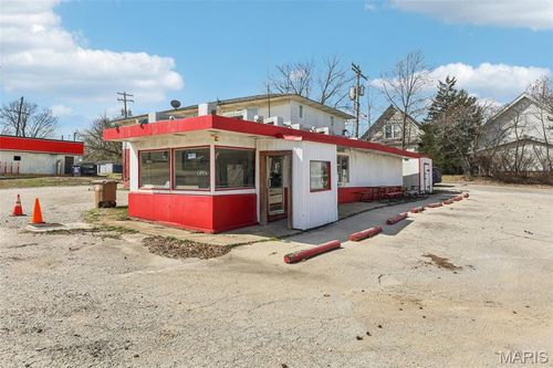 201 Dearborn St, Hillsboro, IL, 62049-1134 | Card Image