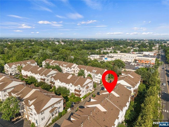 34 George Russell Way, Condo with 2 bedrooms, 3 bathrooms and null parking in Clifton NJ | Image 23
