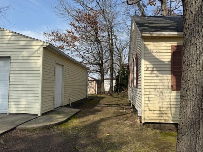 5988 Glen Echo Dr, House other with 2 bedrooms, 2 bathrooms and null parking in Howell MI | Image 5