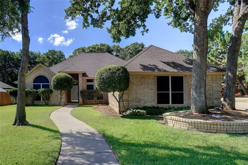 1312 Crows Nest Court, Azle, TX, 76020 | Card Image