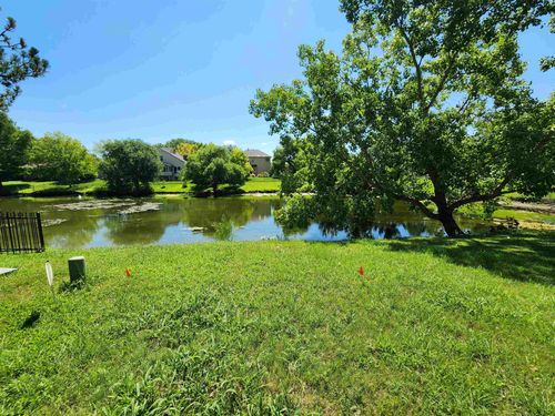 814 S Clear Creek Cir, Wichita, KS, 67230-7212 | Card Image