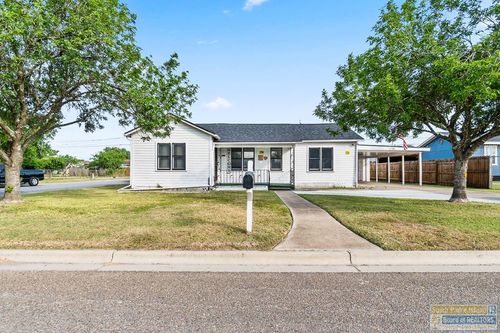 490 S Mccullough St, San Benito, TX, 78586-4016 | Card Image