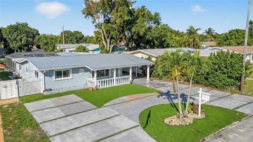 2410 Gulfstream Dr, Miramar, FL, 33023-3537 | Card Image