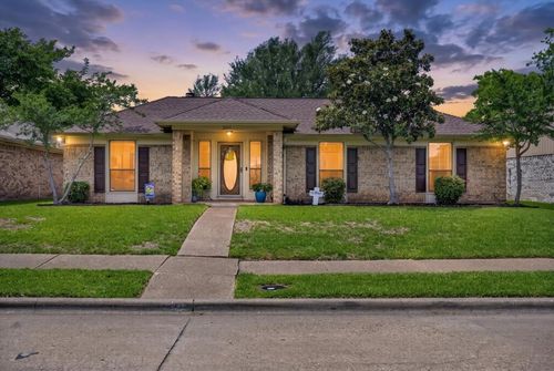 2501 Creighton Dr, Mesquite, TX, 75150-6077 | Card Image