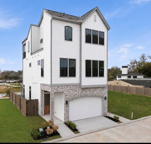 8705 Padua Ln, Houston, TX, 77055-7800 | Card Image