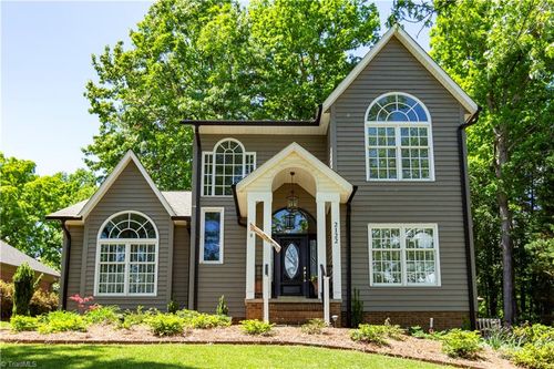 2122 Hawthorne Ln, Wilkesboro, NC, 28697-9478 | Card Image