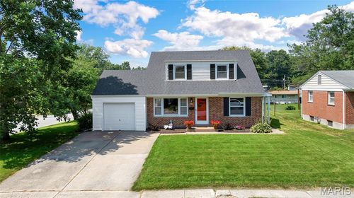 15 Blackberry Dr, Saint Charles, MO, 63301-1400 | Card Image