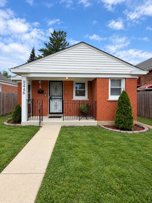 8446 S Constance Ave, CHICAGO, IL, 60617-2217 | Card Image