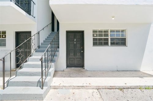 apt-2-219 Nw 10th Ave, Miami, FL, 33128-1267 | Card Image