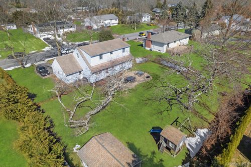 8 Beverly Ln, East Moriches, NY, 11940-1517 | Card Image