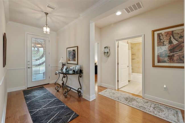 Foyer and hallway | Image 5