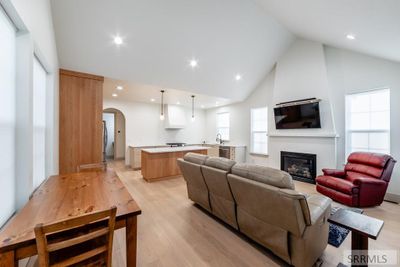 Family room and kitchen | Image 3