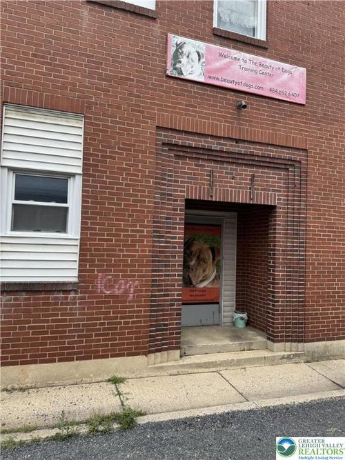 502 S Clewell St, FOUNTAIN HILL, PA, 18015-2621 | Card Image