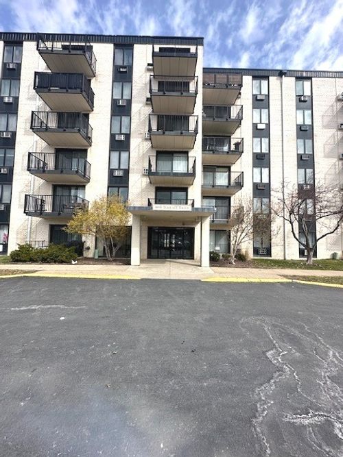 apt-3i-9098 W Terrace Dr, Niles, IL, 60714-5843 | Card Image