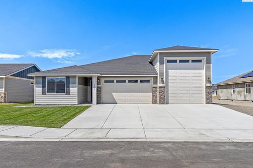 8709 Ashen Dr., Pasco, WA, 99301 | Card Image