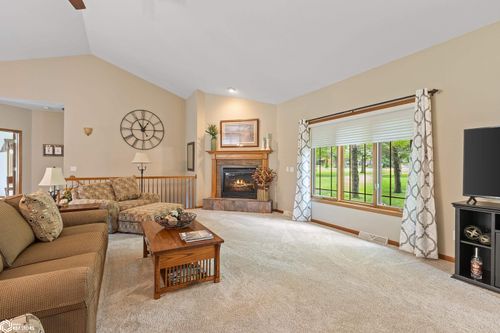 15261 Dodge Ave, Clear Lake, IA, 50428-8772 | Card Image