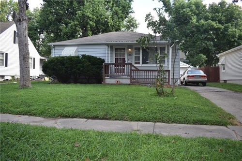 3425 Sacramento St, Saint Joseph, MO, 64507-1948 | Card Image