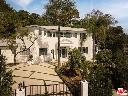 31 Oakmont Dr, Los Angeles, CA, 90049 | Card Image