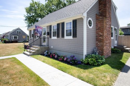 100 Sycamore St, Swansea, MA, 02777-2914 | Card Image
