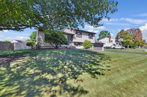 8 Winchester Way, Washingtonville, NY, 10992-1742 | Card Image