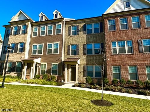 11 Gala Ct, Livingston, NJ, 07039-5712 | Card Image