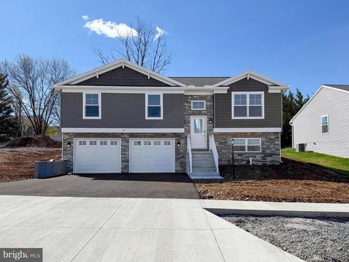 10 Cheltenham Ln, CARLISLE, PA, 17013-4811 | Card Image